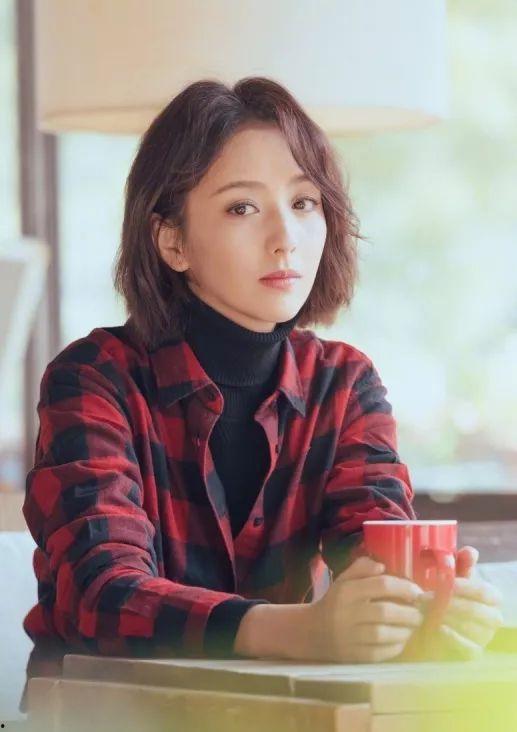 圈内爆料 明星妆前妆后,真实与舞台的完美蜕变  第3张