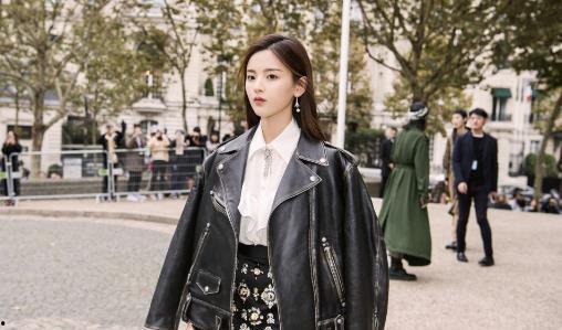 爆料娱乐圈杨超越的小说,娱乐圈的璀璨星途与神秘爆料 第3张 爆料娱乐圈杨超越的小说,娱乐圈的璀璨星途与神秘爆料 第3张